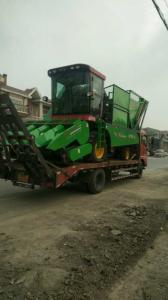 山西又髮兩檯穗莖兼收玉(yu)米收穫機